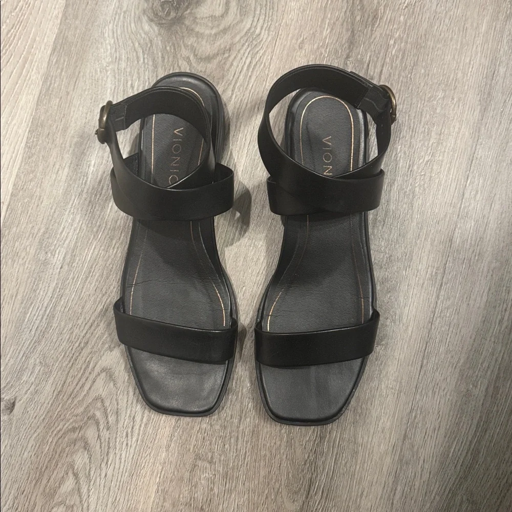 Vionic black strappy sandals - Picture 2 of 8